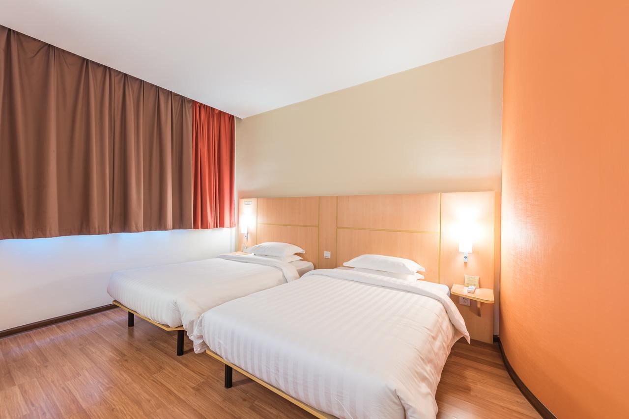 Ibis Shanghai Xujiahui Esterno foto