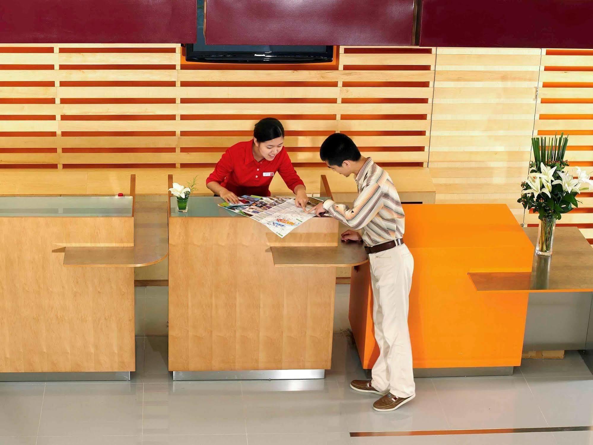 Ibis Shanghai Xujiahui Esterno foto