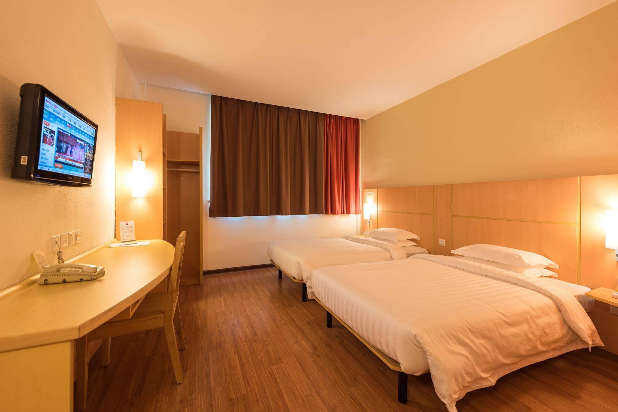 Ibis Shanghai Xujiahui Esterno foto