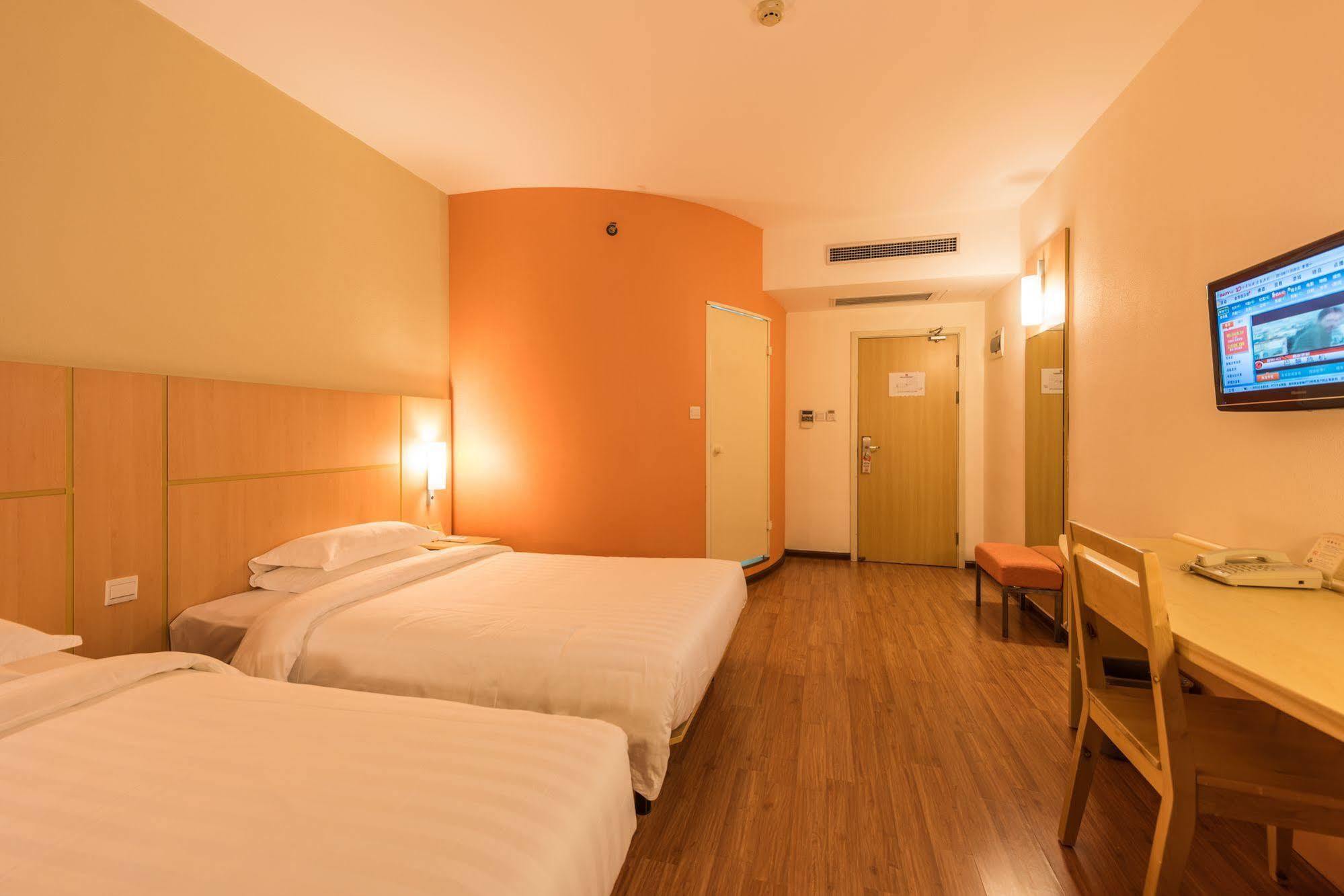 Ibis Shanghai Xujiahui Esterno foto