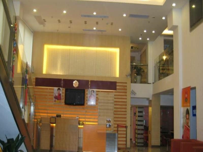 Ibis Shanghai Xujiahui Esterno foto